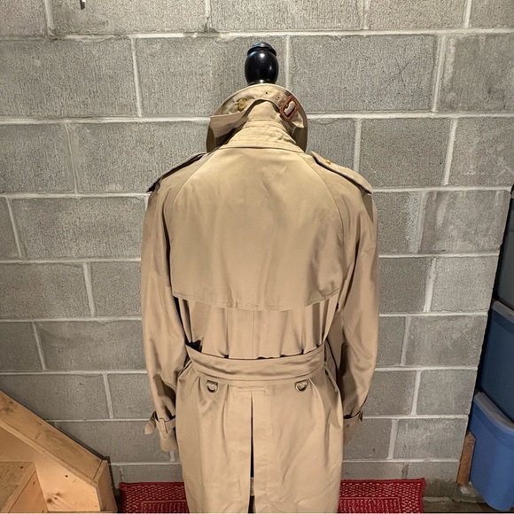 Burberry trench coat - Picture 6 of 15